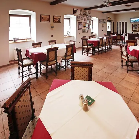 Casa de hóspedes A Restaurace Stará Roudná